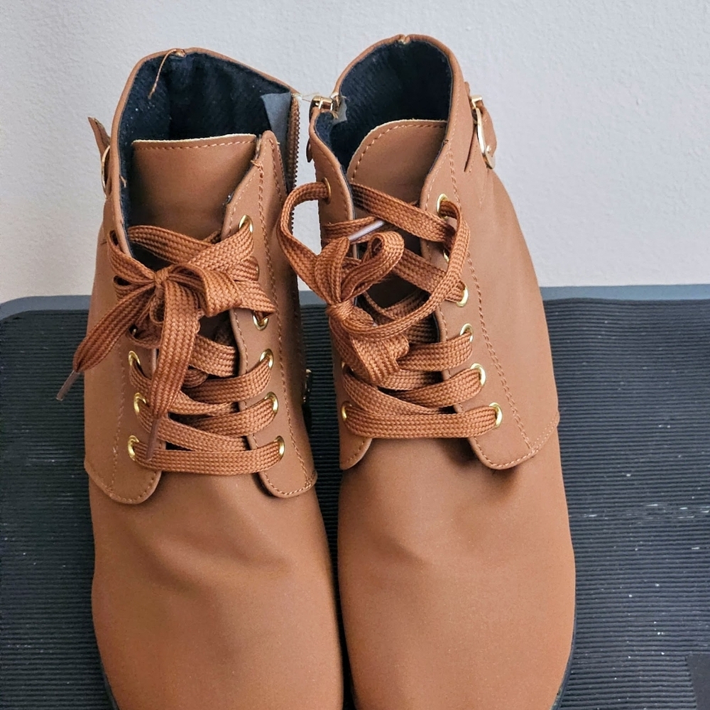 Stylish Brown Lace-Up Ankle Boots.